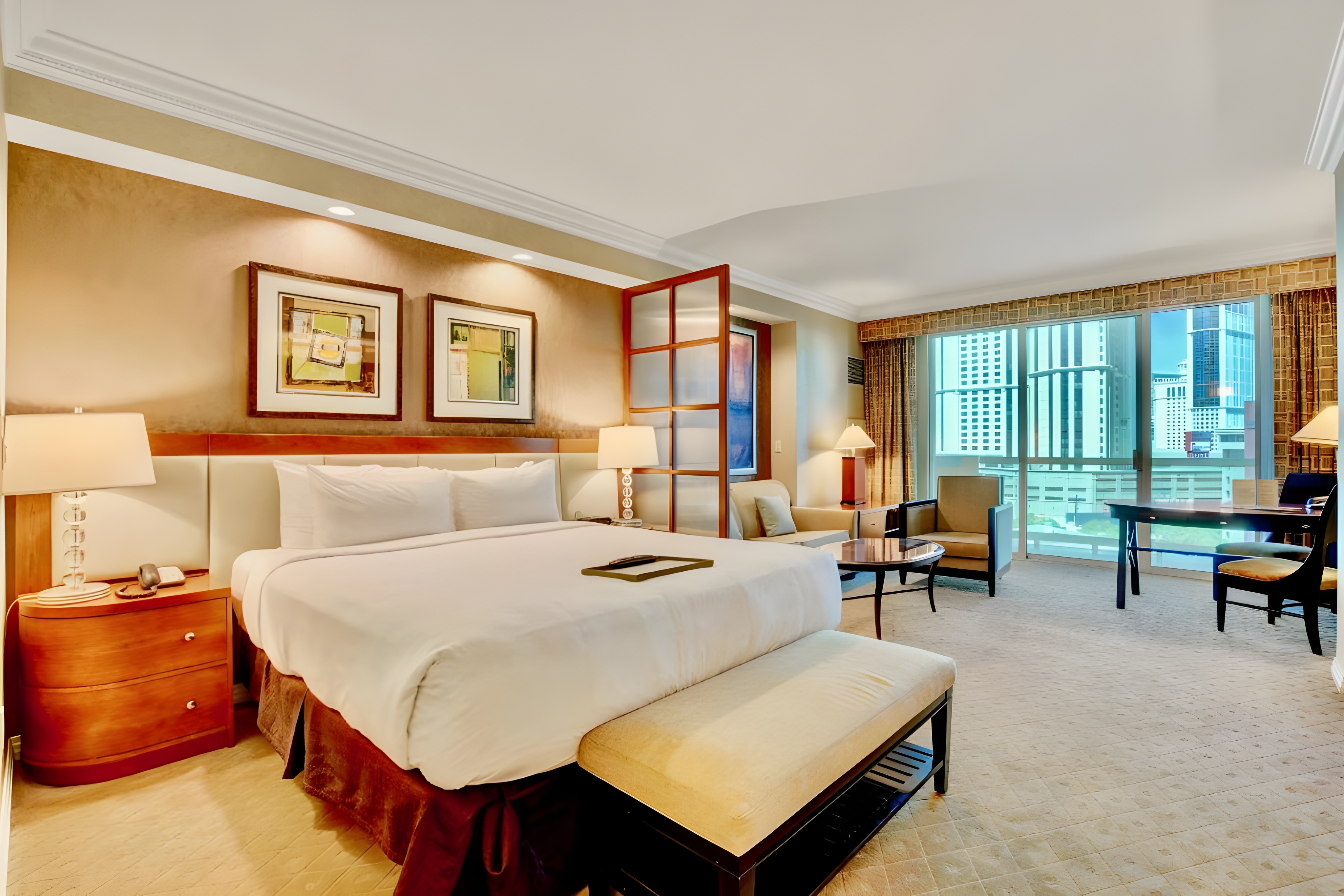 Strip View Balcony Suites - No Resort Fee !